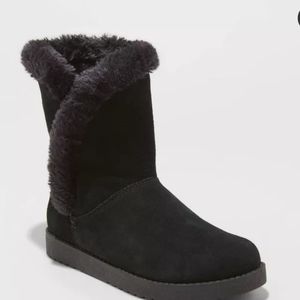Black Faux Fur Lined Suede Winter Boots